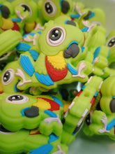 Load image into Gallery viewer, Parrot Focal
